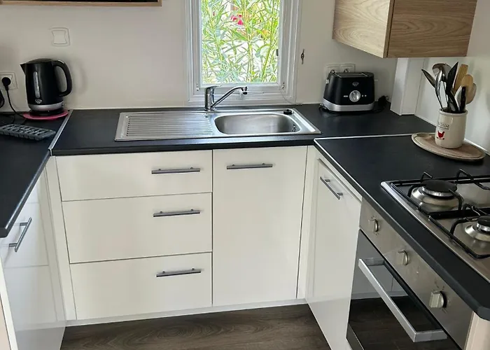 Кемпинг Azur 77 *